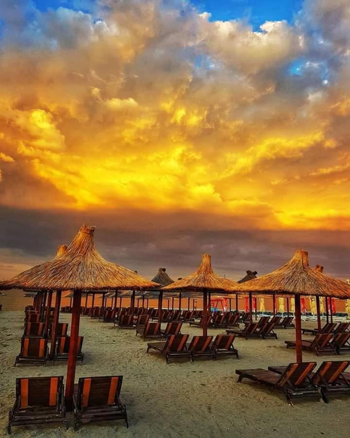 Splendid Aparthotel Нэводари Экстерьер фото