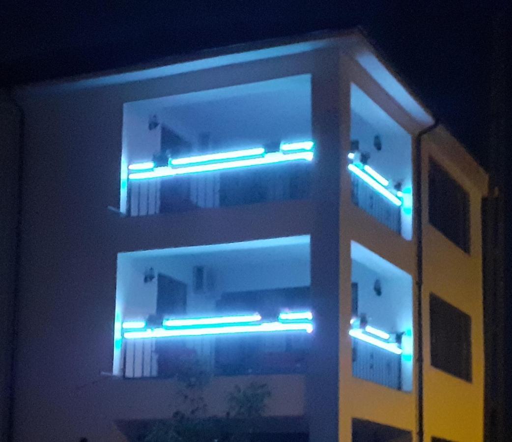 Splendid Aparthotel Нэводари Экстерьер фото